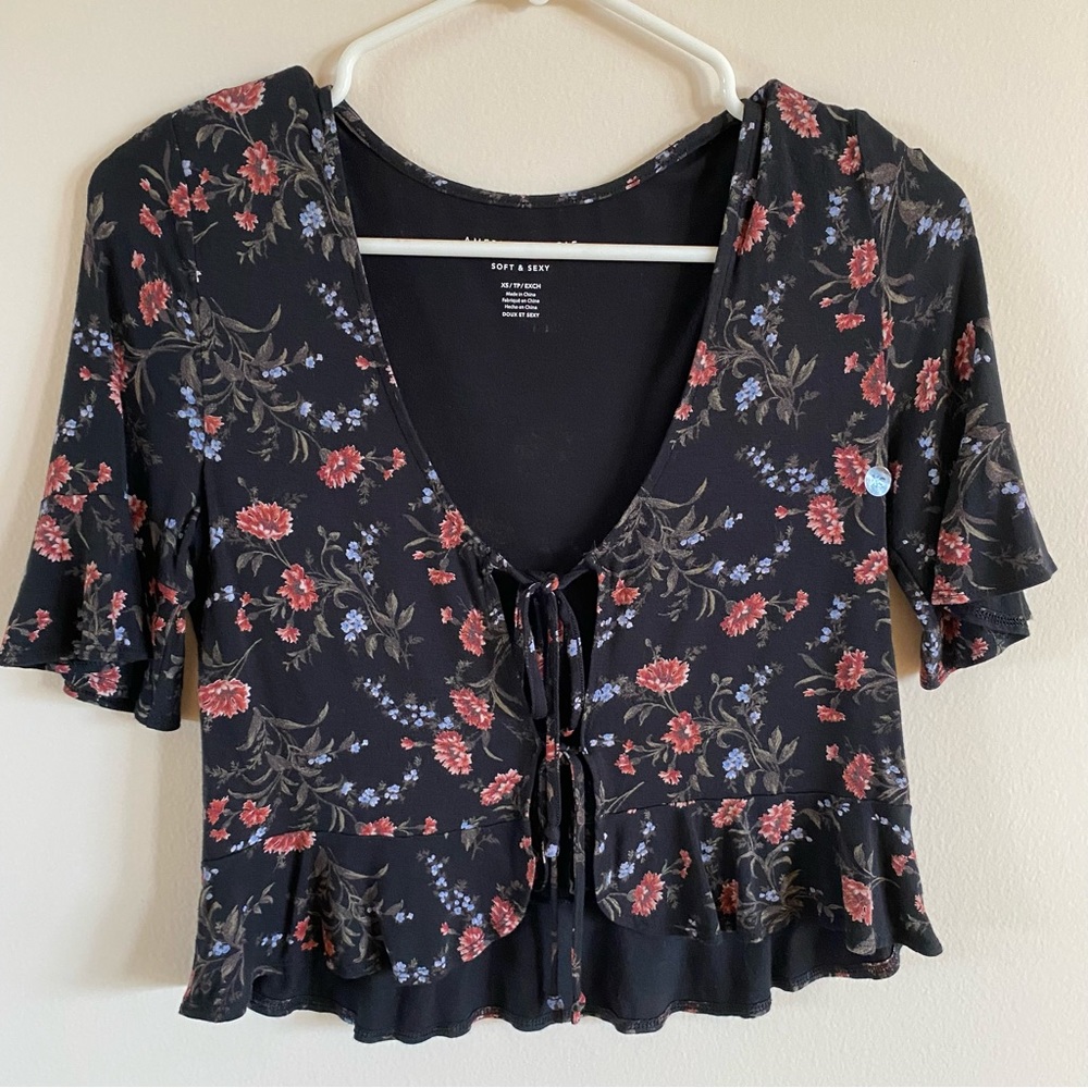 American eagle floral black crop cover up blouse XS